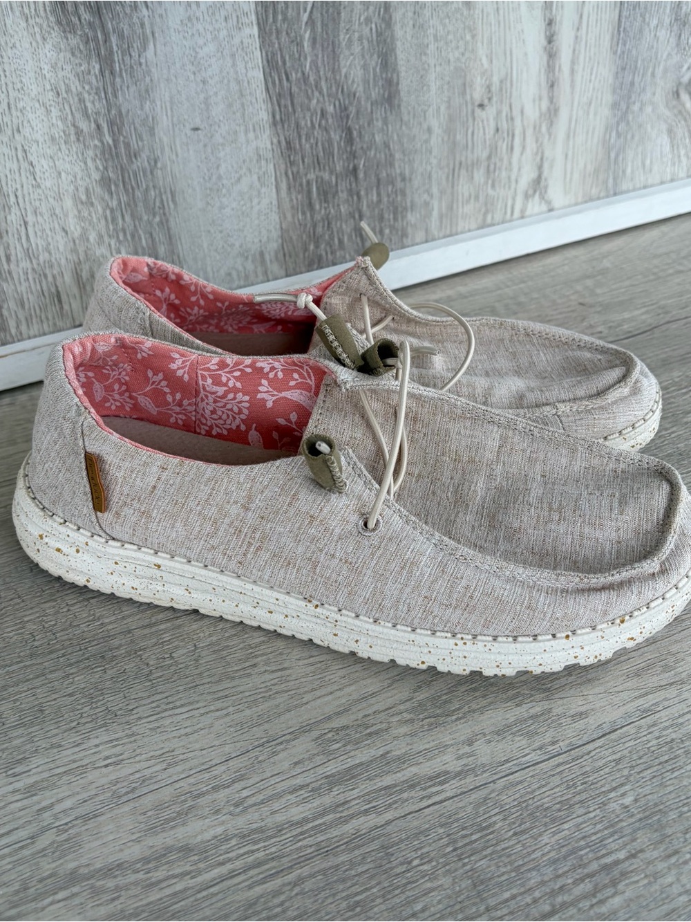 Hey Dude Wendy Chambray Moccasin Sneaker Women's 8 Casual Comfort Shoes Slip on